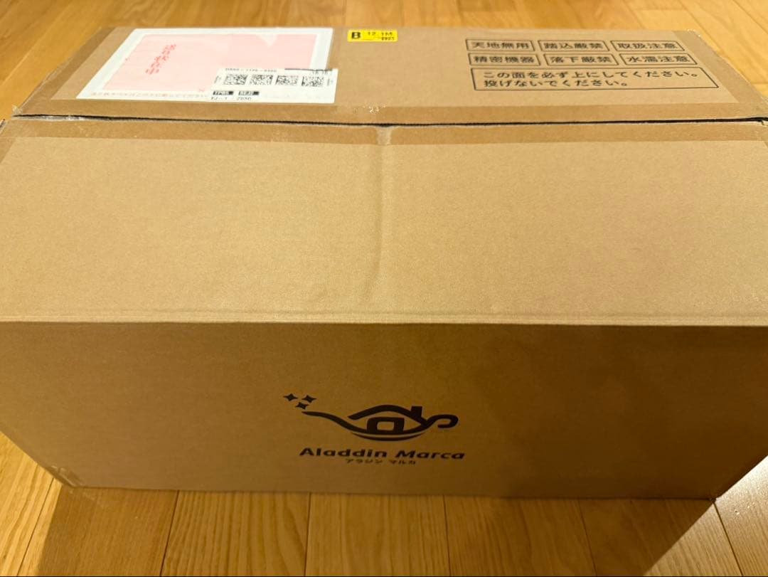 【新品/大幅値下】Aladdin Marca 定価15万　超短焦点プロジェクター