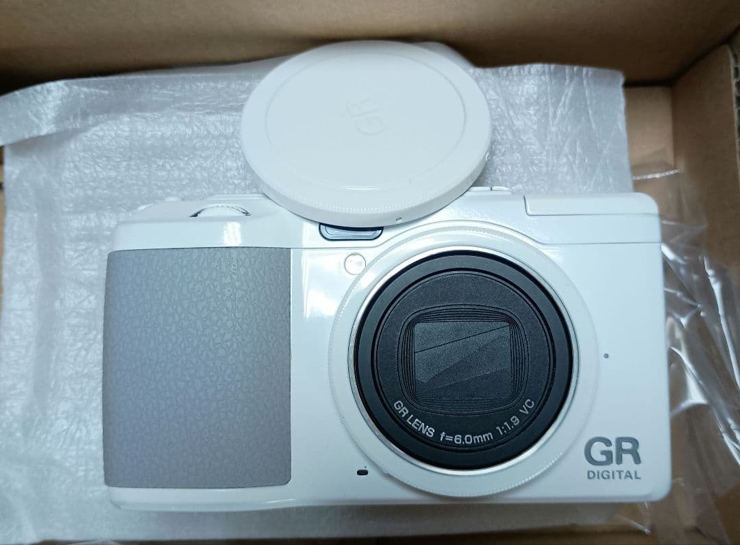 RICOH GR DIGITAL IV ホワイトエディション