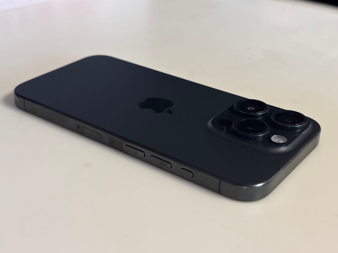 iPhone15pro 256GB SIMフリー ブラックチタニウム