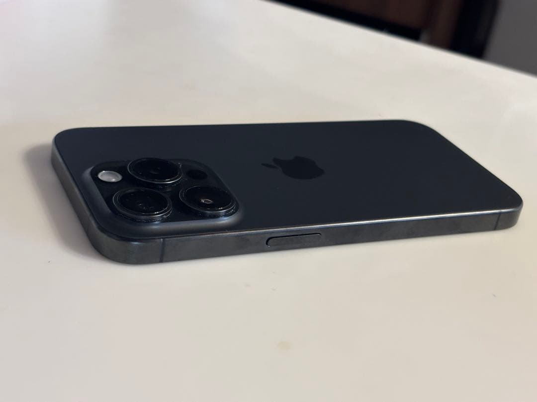 iPhone15pro 256GB SIMフリー ブラックチタニウム