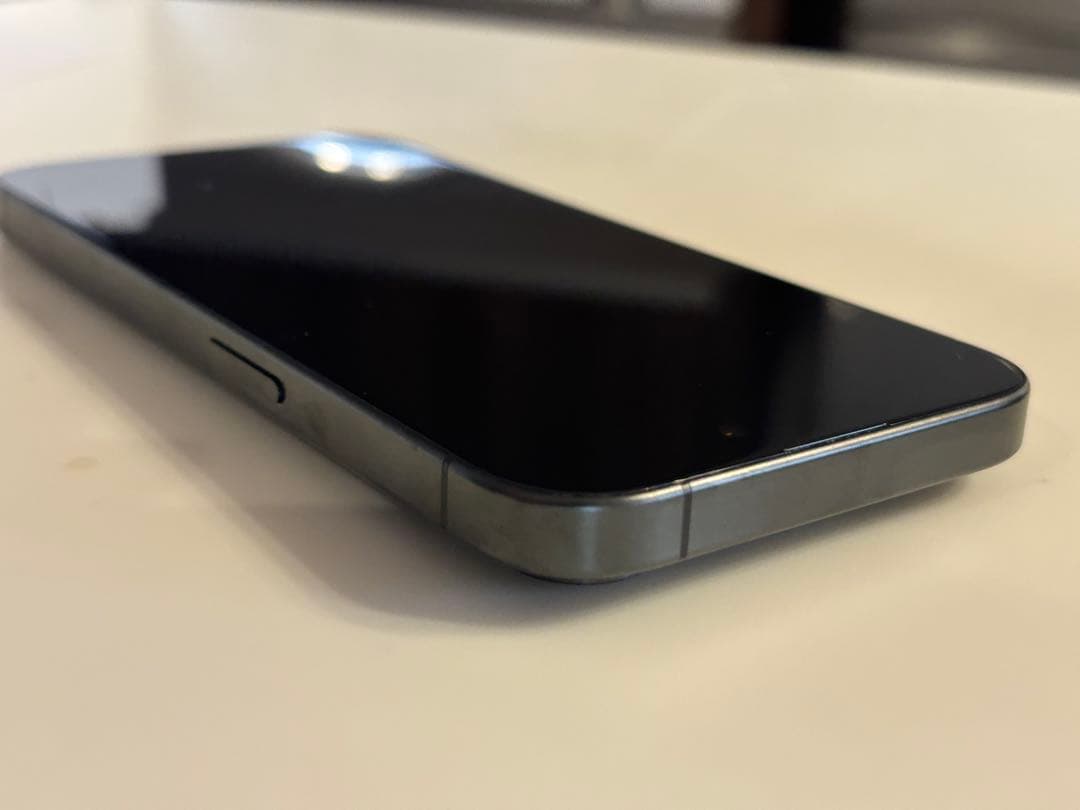 iPhone15pro 256GB SIMフリー ブラックチタニウム