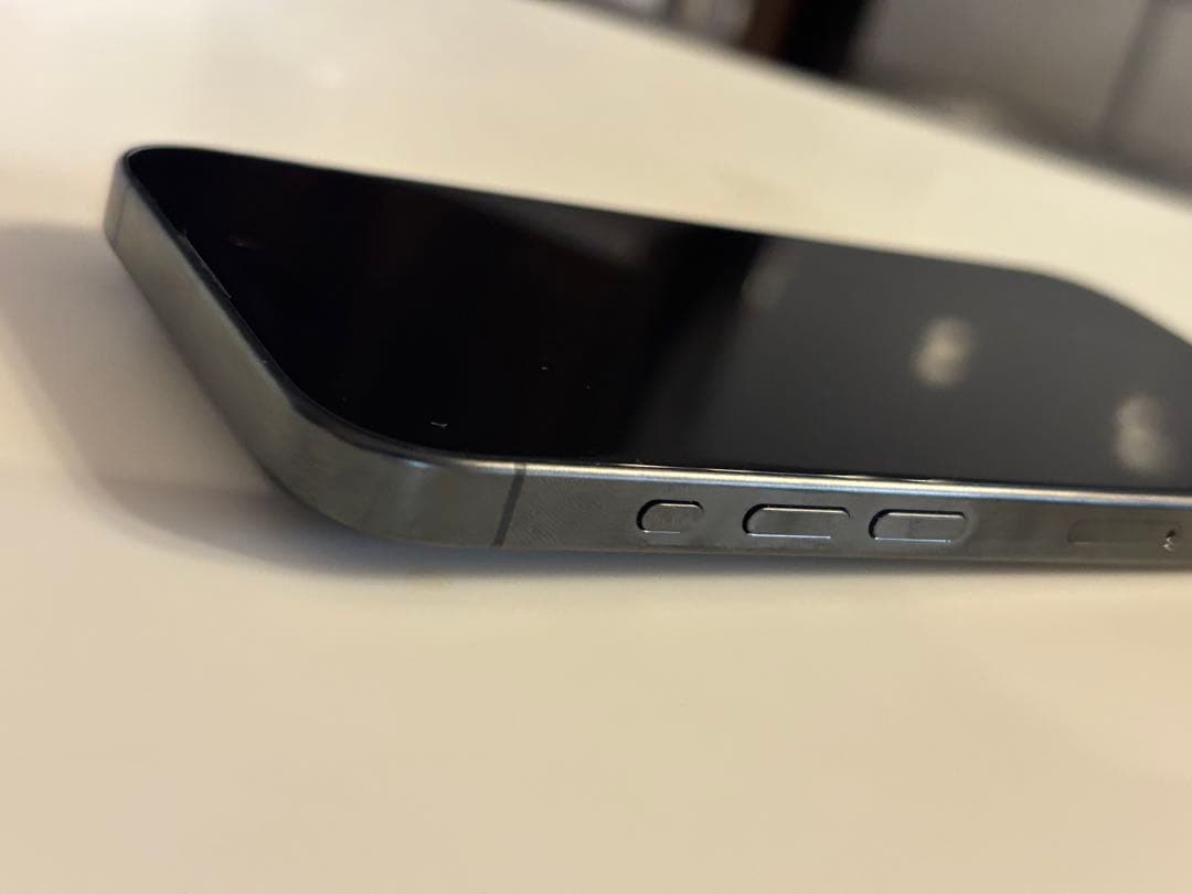 iPhone15pro 256GB SIMフリー ブラックチタニウム