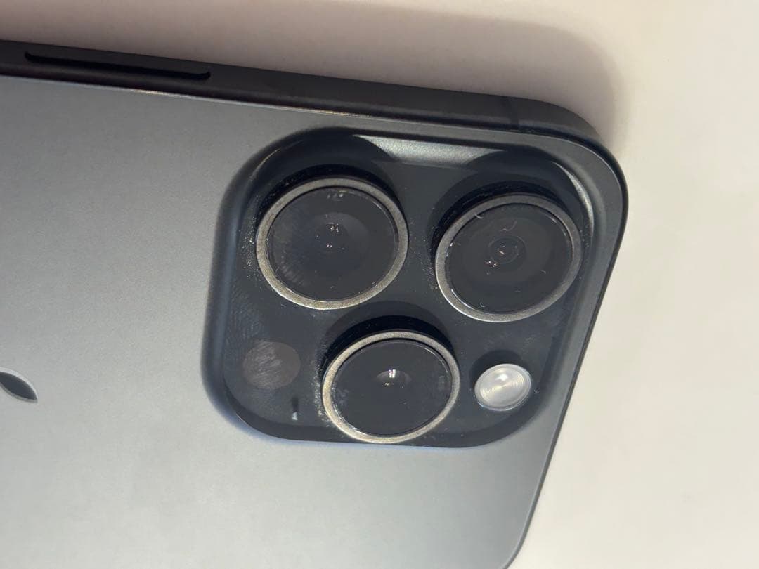 iPhone15pro 256GB SIMフリー ブラックチタニウム