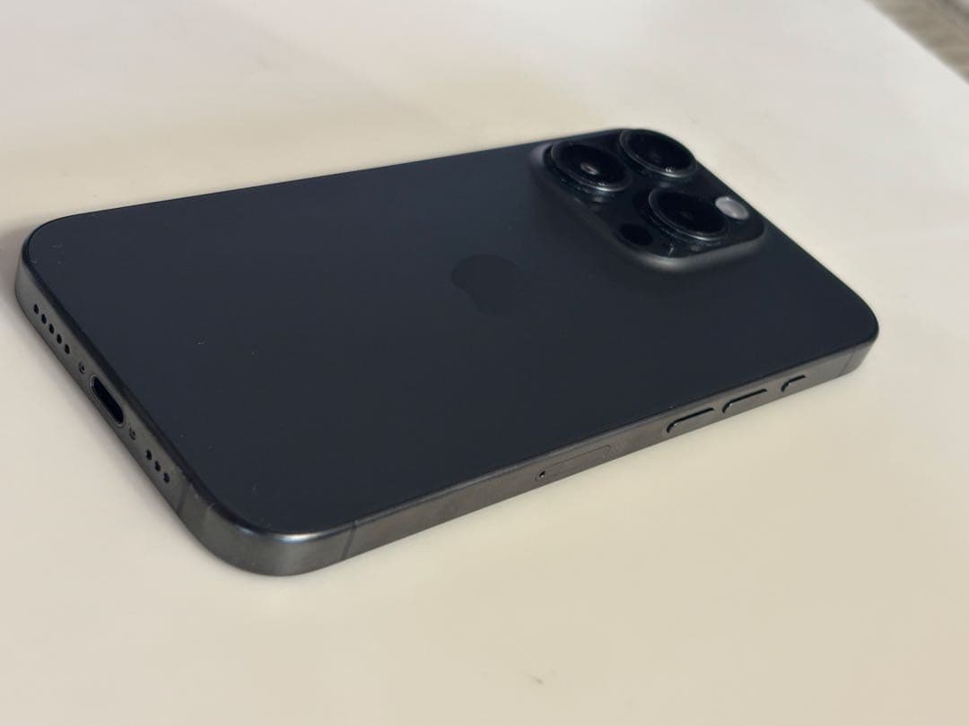 iPhone15pro 256GB SIMフリー ブラックチタニウム