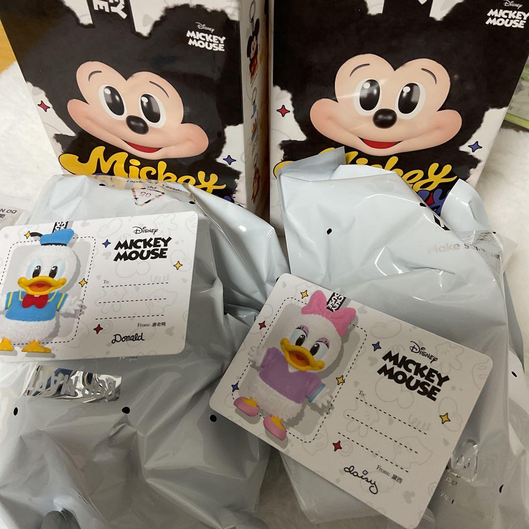 ポップマート ディズニー ドナルド デイジー ぬいぐるみ キーチェーン2点