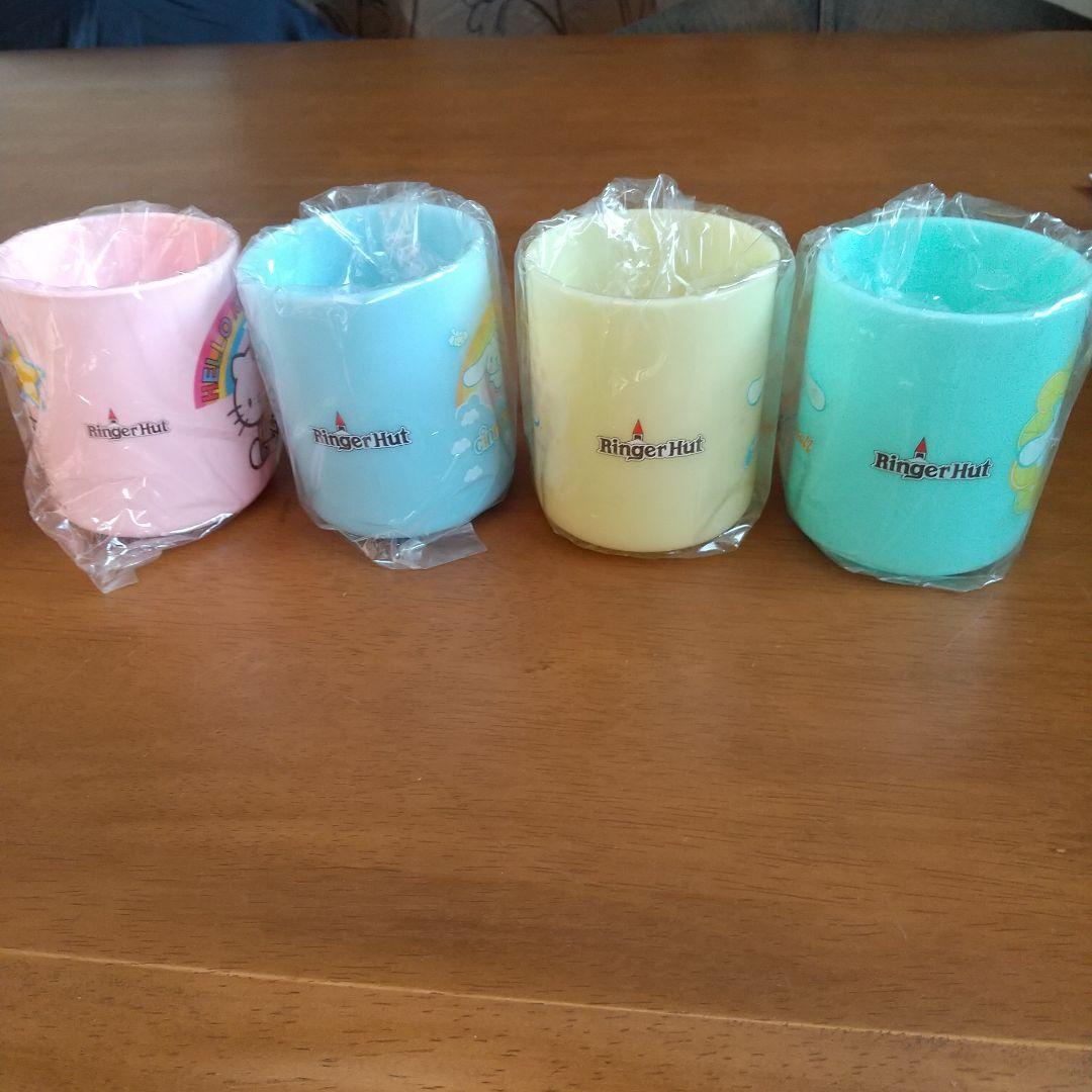 ハローキティ・シナモロール コップ4個セット