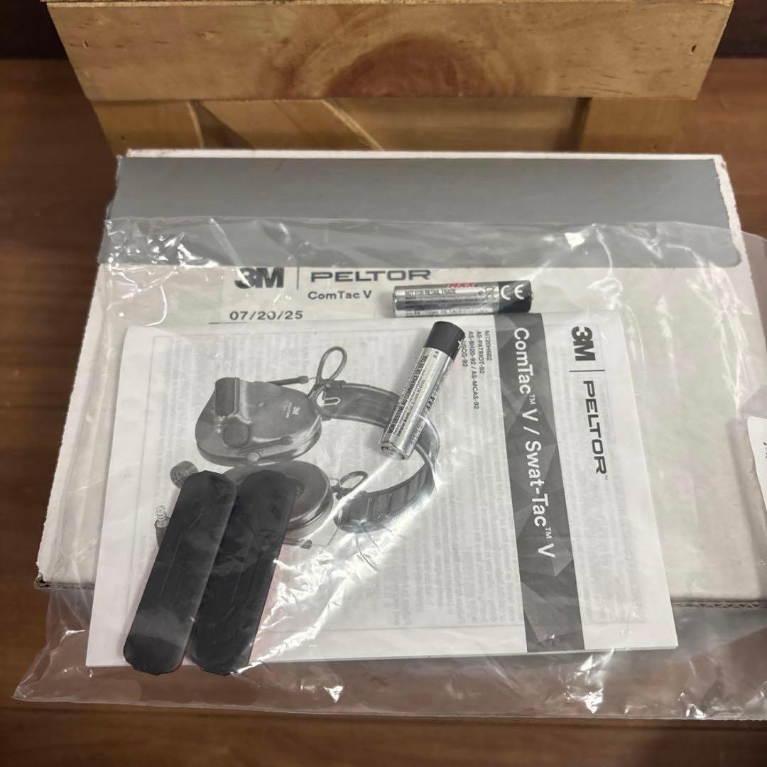未使用品　米軍実物　PELTOR COMTAC V PTTスイッチ付き　送料無料