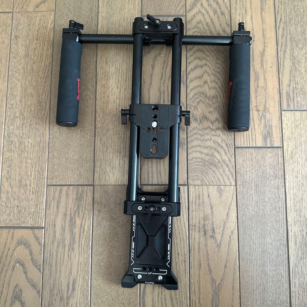 SmallRig ベーシックショルダーリグキット　デュアルハンドグリップ付き