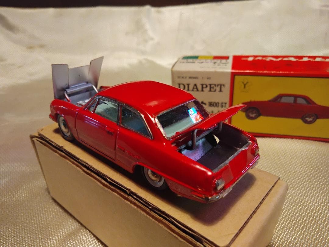 DIAPET ベレット 1600 GT 赤 1/40スケール