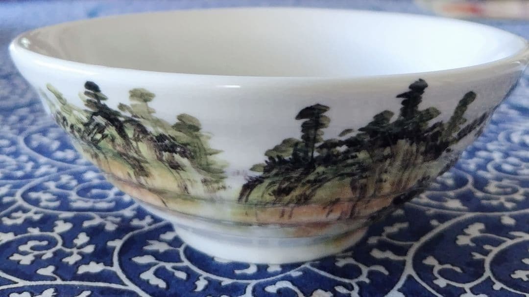 中華陶瓷　茶碗　平茶碗　山水色絵　山水図　台湾美術　陶磁器　広口茶碗　　中国