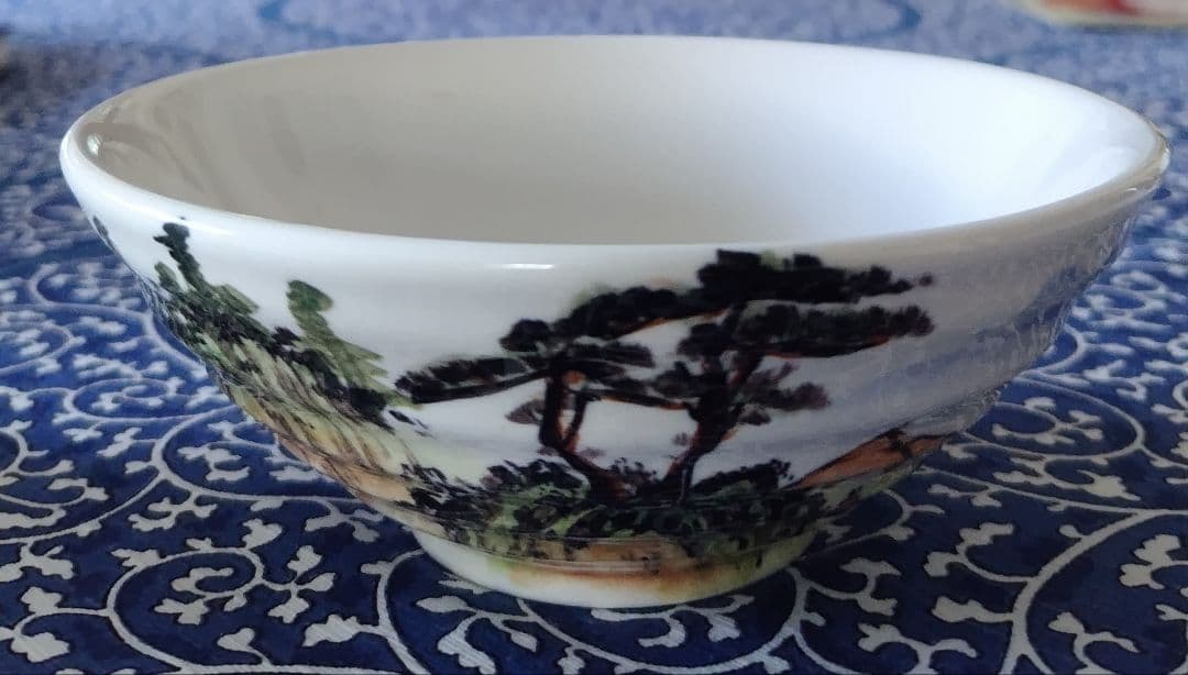 中華陶瓷　茶碗　平茶碗　山水色絵　山水図　台湾美術　陶磁器　広口茶碗　　中国