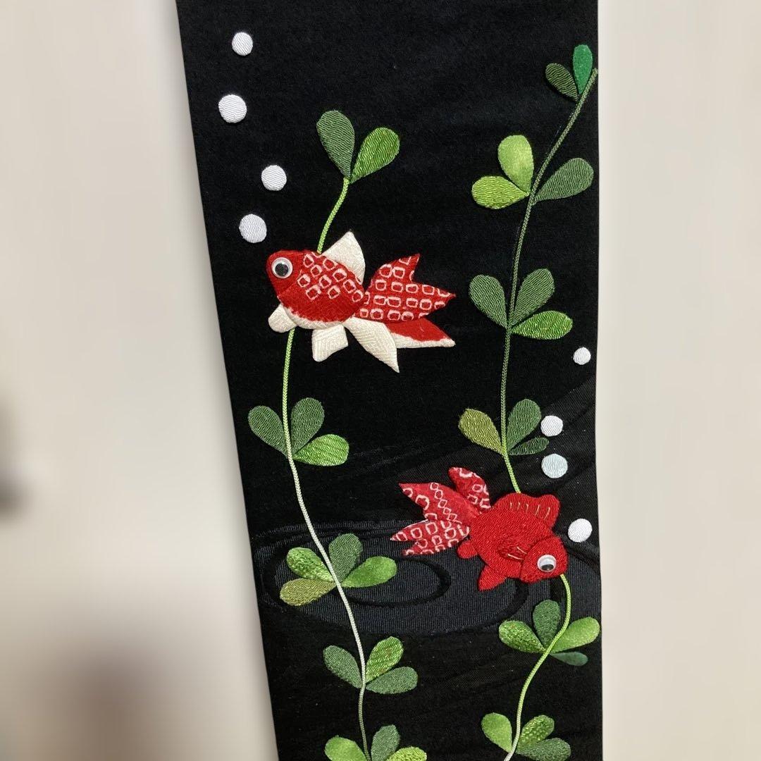 ちりめん細工　金魚と水草、石の押絵　インテリア