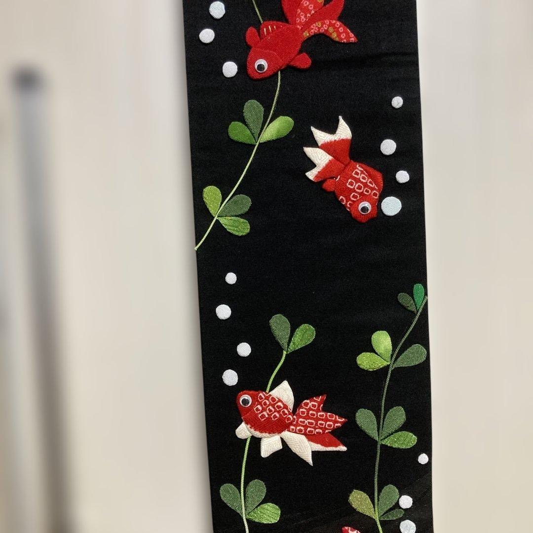 ちりめん細工　金魚と水草、石の押絵　インテリア