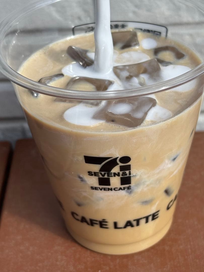 ディギ　セブンカフェ持ち上げミルク