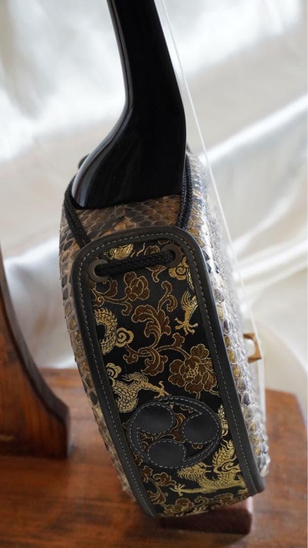 昭和の八重山黒木ウジラー與那風真壁型三線　良く響きます※大特価販売！