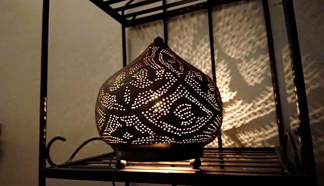 フロアランプ　たまねぎ型　メタル　ブラック