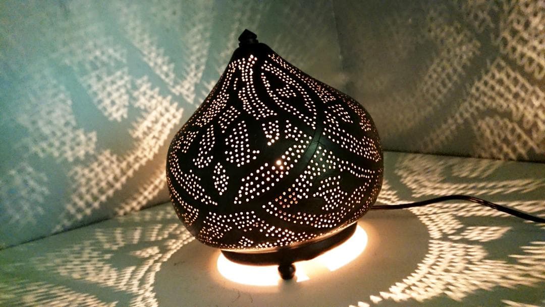 フロアランプ　たまねぎ型　メタル　ブラック