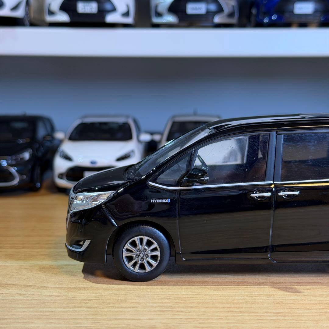 【非売品】トヨタ エスクァイア 80後期 カラーサンプルミニカー 1/30