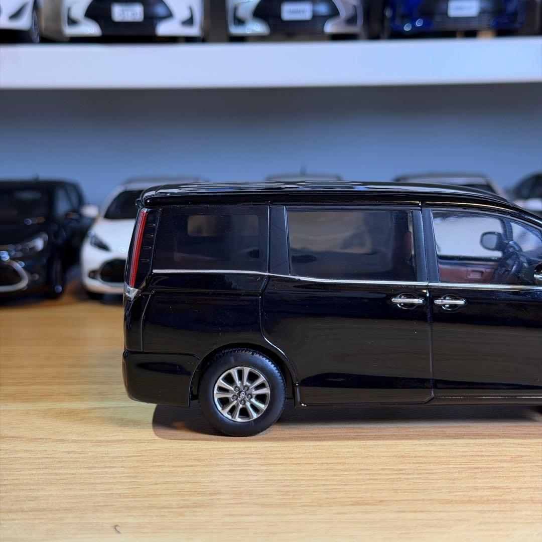 【非売品】トヨタ エスクァイア 80後期 カラーサンプルミニカー 1/30