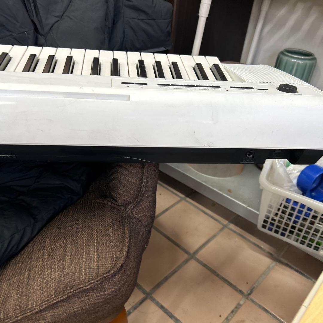Yamaha 電子キーボード 61鍵 ホワイト　NP-12