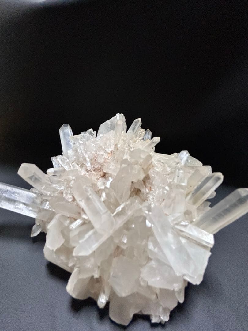 マダガスカル産　水晶クラスター　ファントム入り