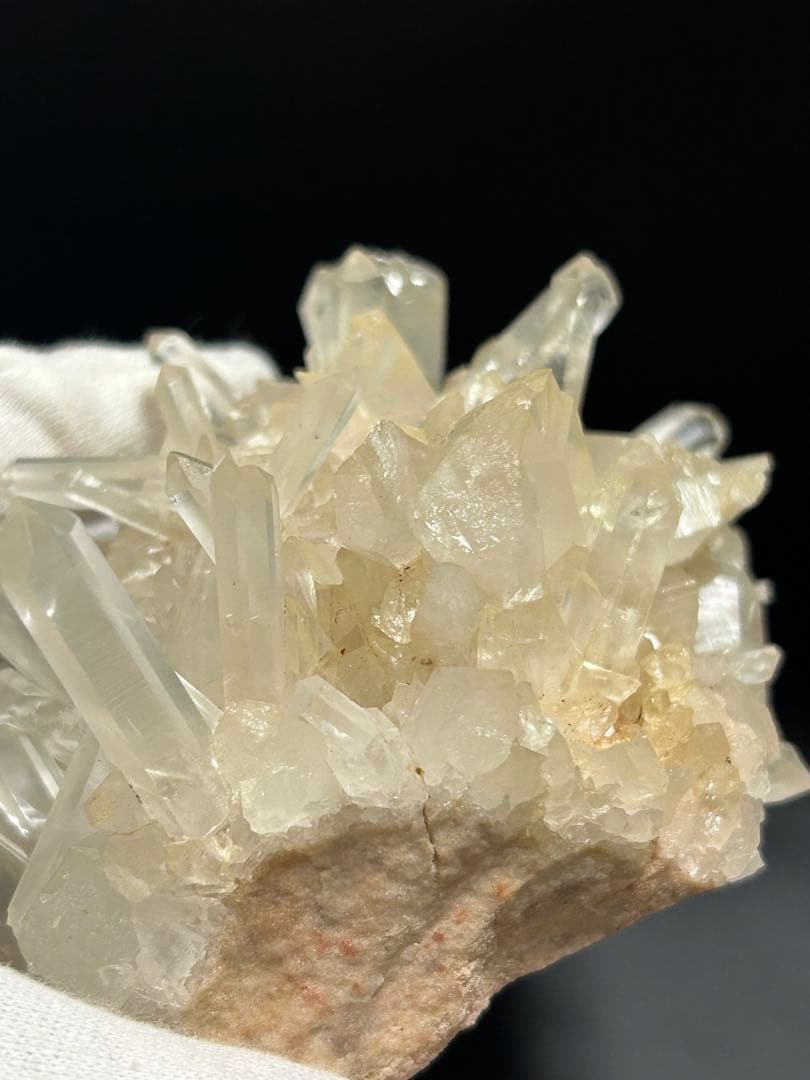 マダガスカル産　水晶クラスター　ファントム入り