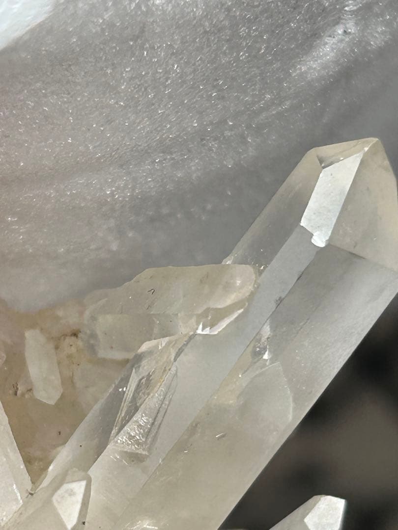 マダガスカル産　水晶クラスター　ファントム入り