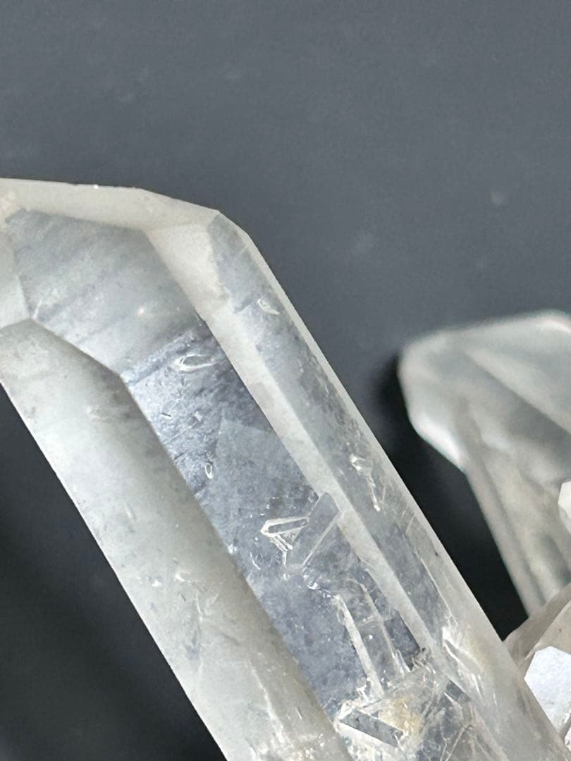 マダガスカル産　水晶クラスター　ファントム入り