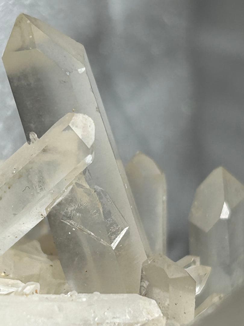 マダガスカル産　水晶クラスター　ファントム入り