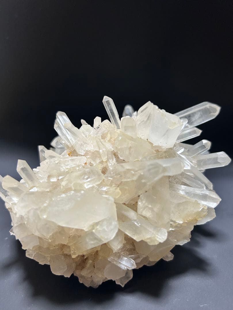 マダガスカル産　水晶クラスター　ファントム入り