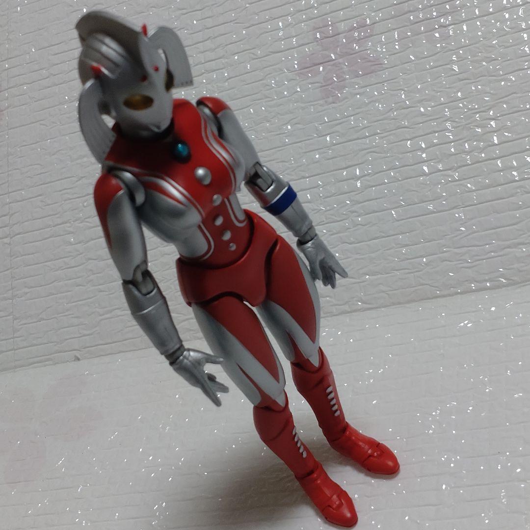 ウルトラアクト　ウルトラの母