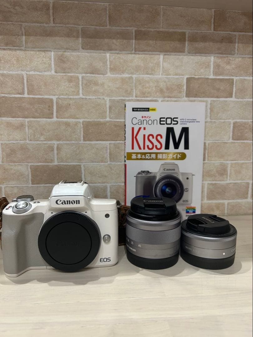 Canon EOS Kiss M ホワイト ダブルレンズキット wi-fi付き