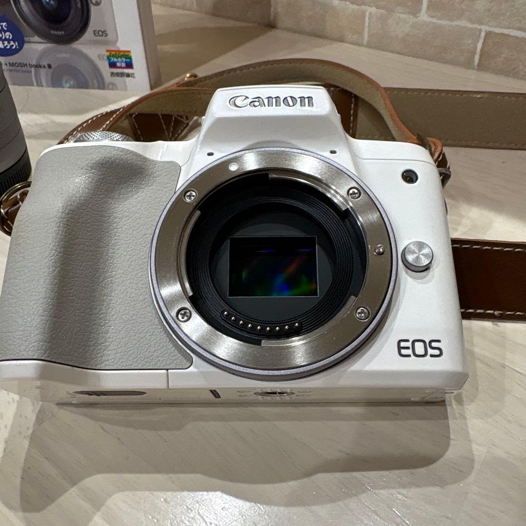 Canon EOS Kiss M ホワイト ダブルレンズキット wi-fi付き