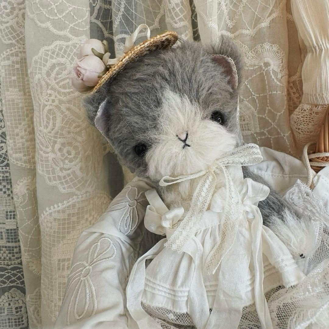 上品なねこさん ぬいぐるみ アーティストベア 海外作家様 ハンドメイド 猫