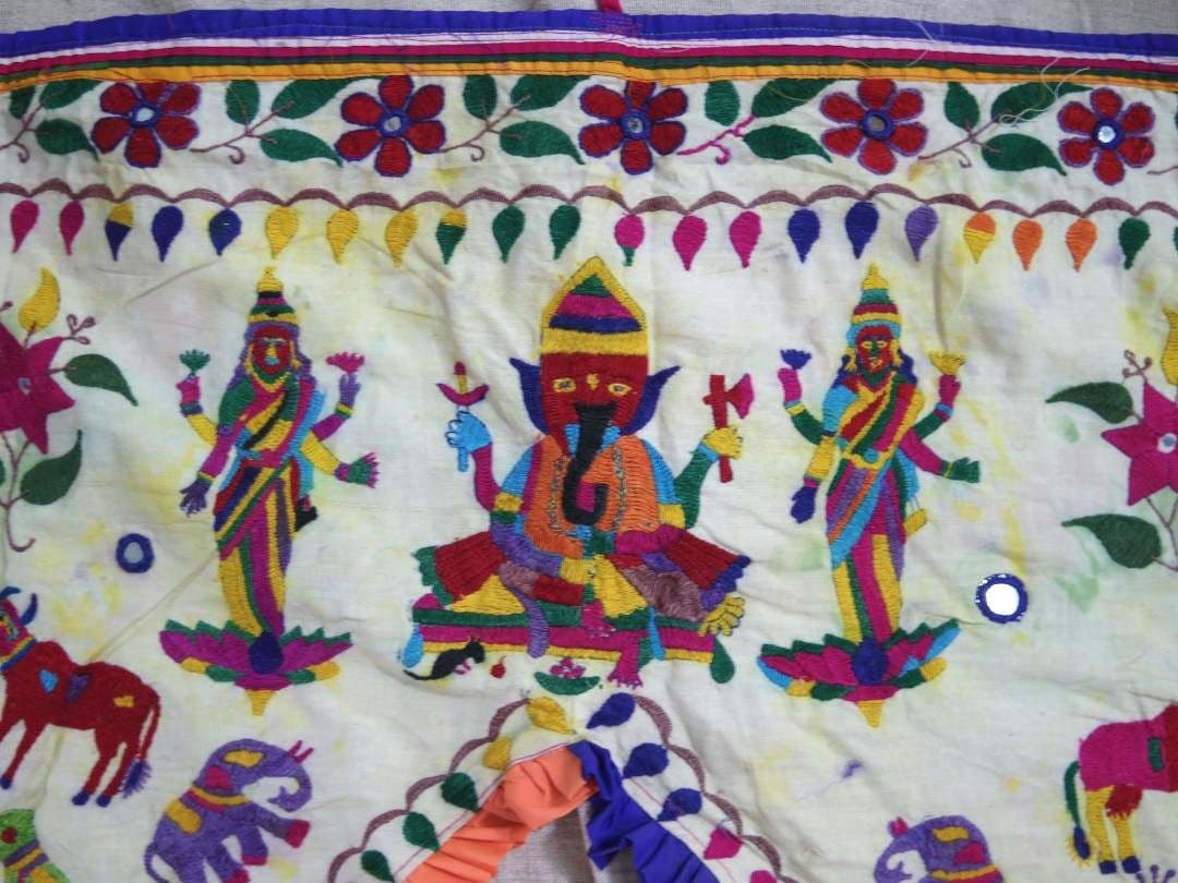 【訳あり】タペストリー　インド刺繍　トーラン　インドのれん　ヴィンテージ