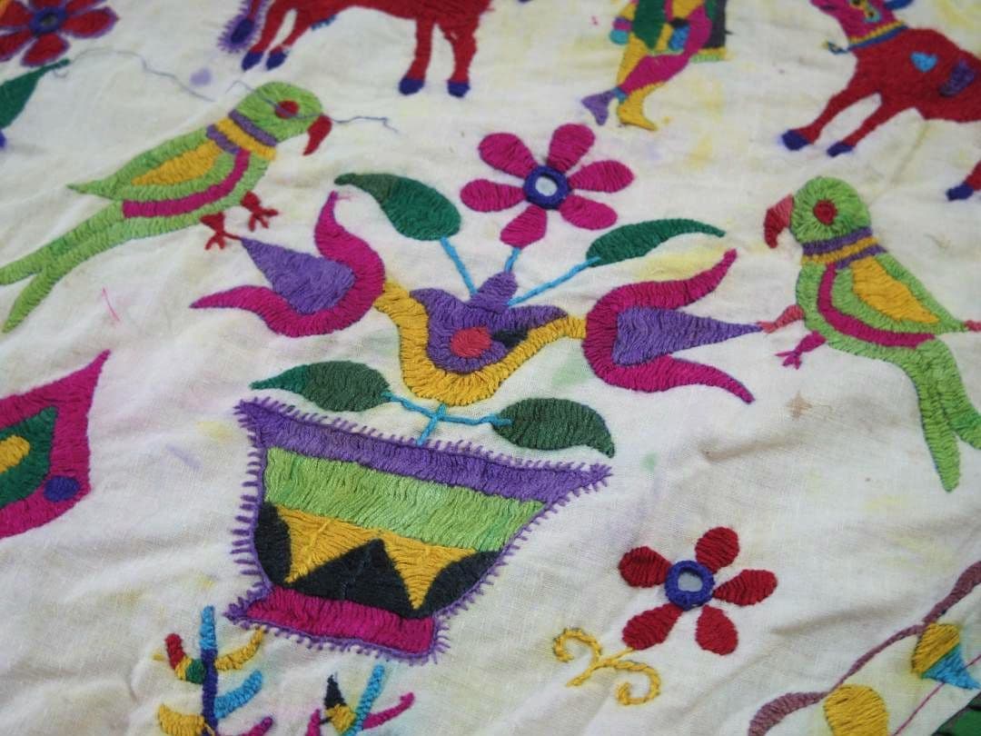 【訳あり】タペストリー　インド刺繍　トーラン　インドのれん　ヴィンテージ