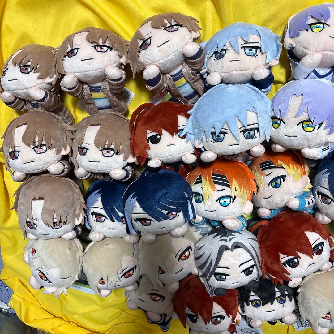 18TRIP エイトリ -R1ze- 寝そべりぬいぐるみ マスコット