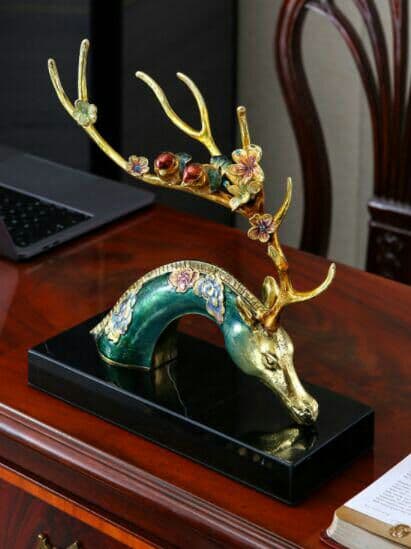 エナメルの置物シカの装飾品