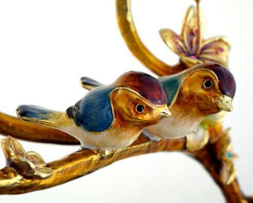 エナメルの置物シカの装飾品