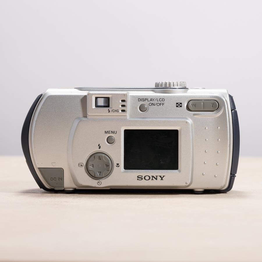 【単3電池で動く】SONY Cyber-shot DSC-P50