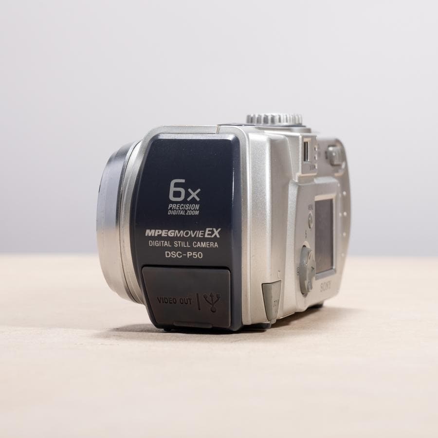 【単3電池で動く】SONY Cyber-shot DSC-P50