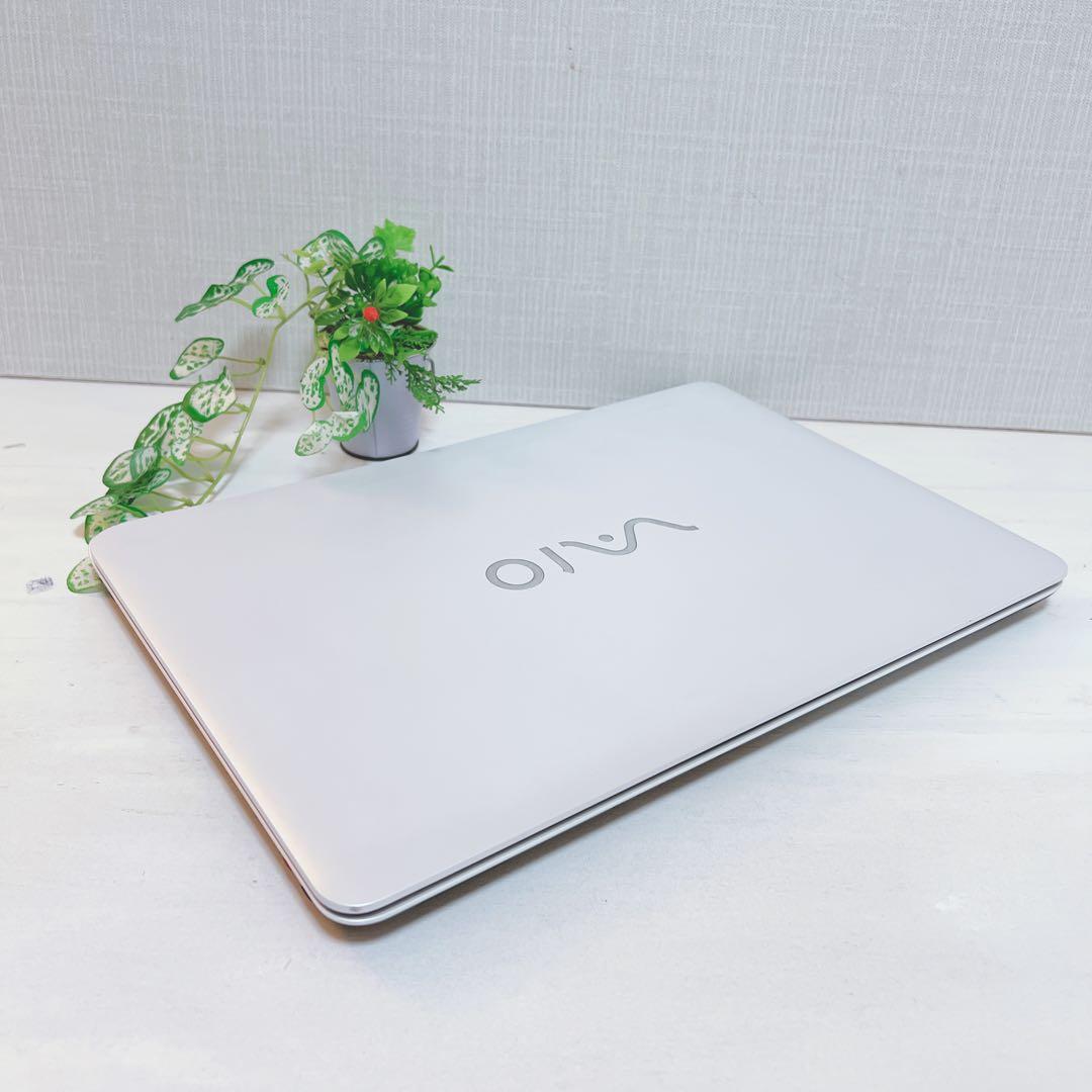 SONY、VAIO、メモリ8G、i3、オフィス、SSD、Win11、イラレ使える