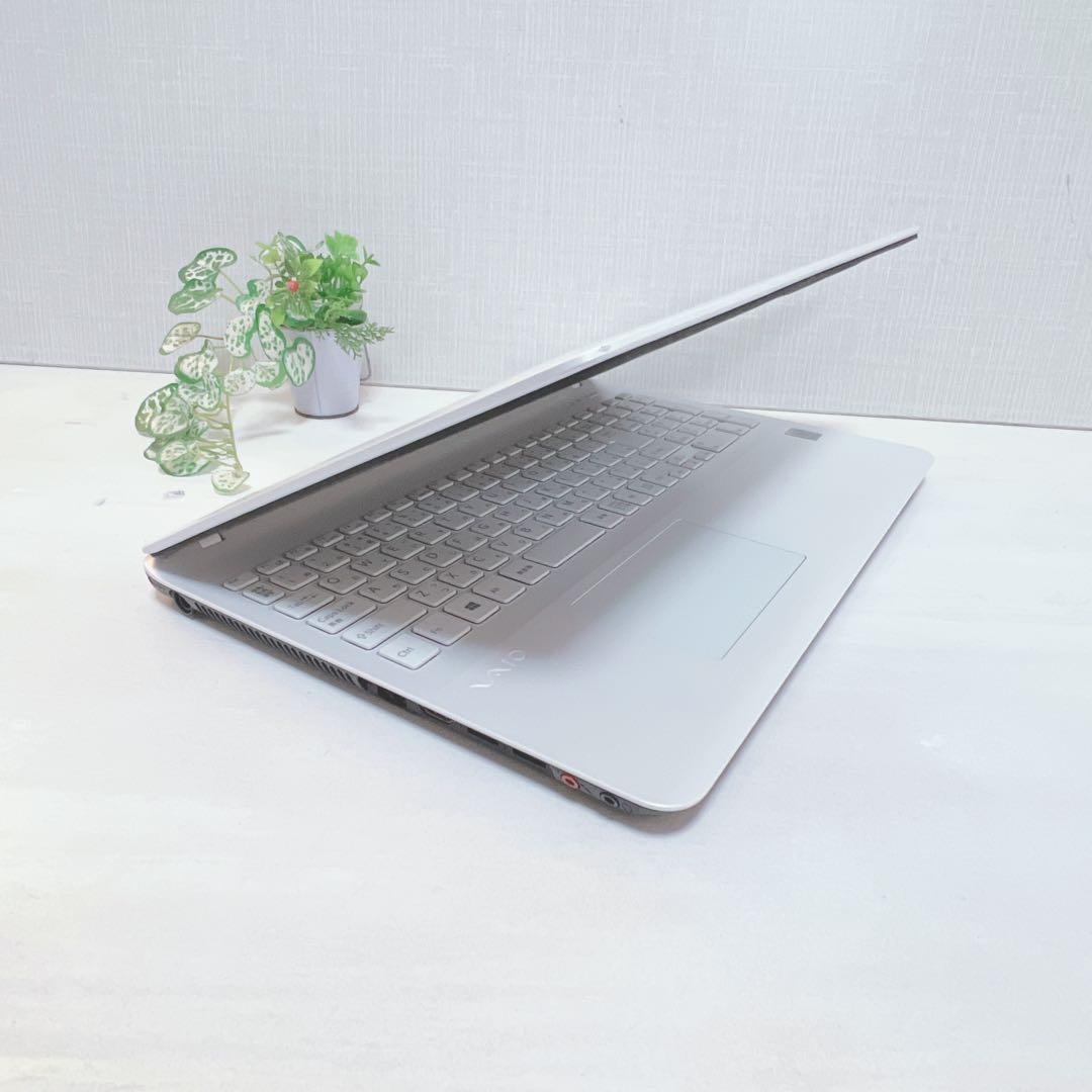 SONY、VAIO、メモリ8G、i3、オフィス、SSD、Win11、イラレ使える