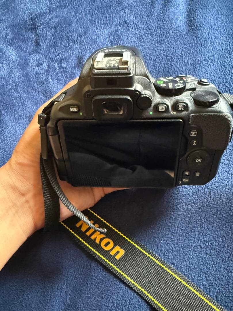 【ダブルズームキット】Nikon D5600 ダブルズームキット Wi-Fi内蔵