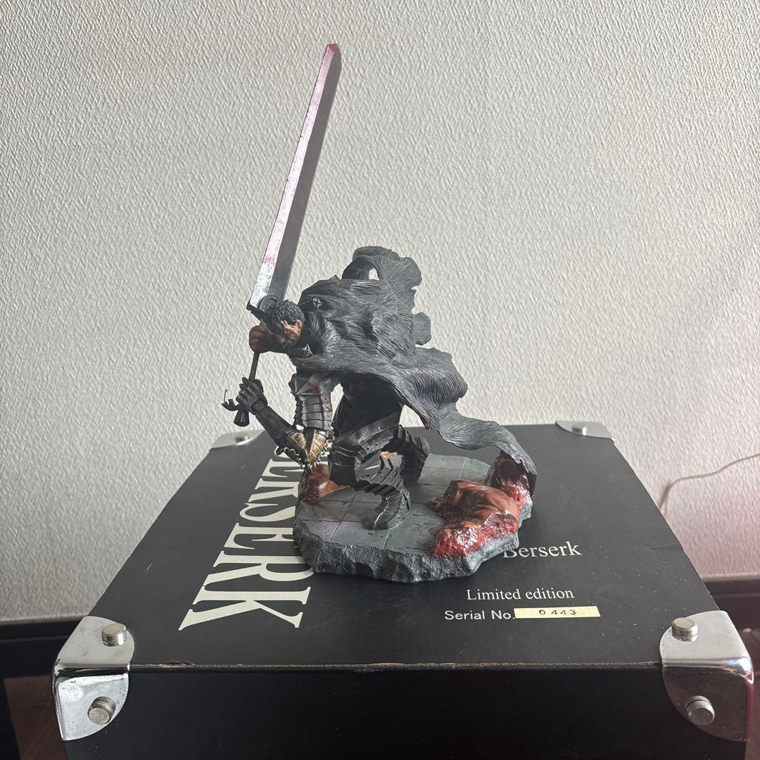 Berserk Guts フィギュア 限定版