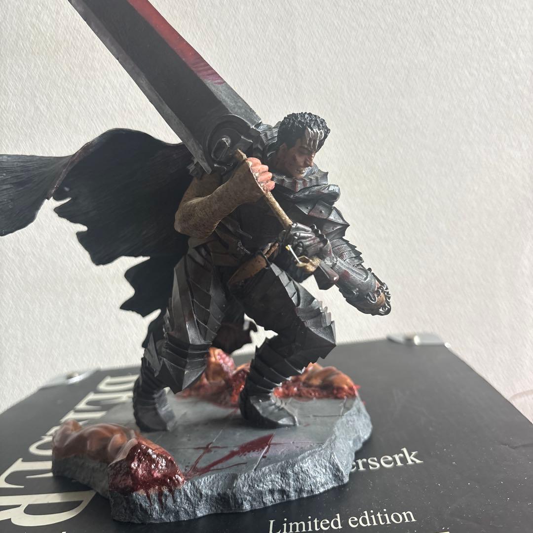 Berserk Guts フィギュア 限定版
