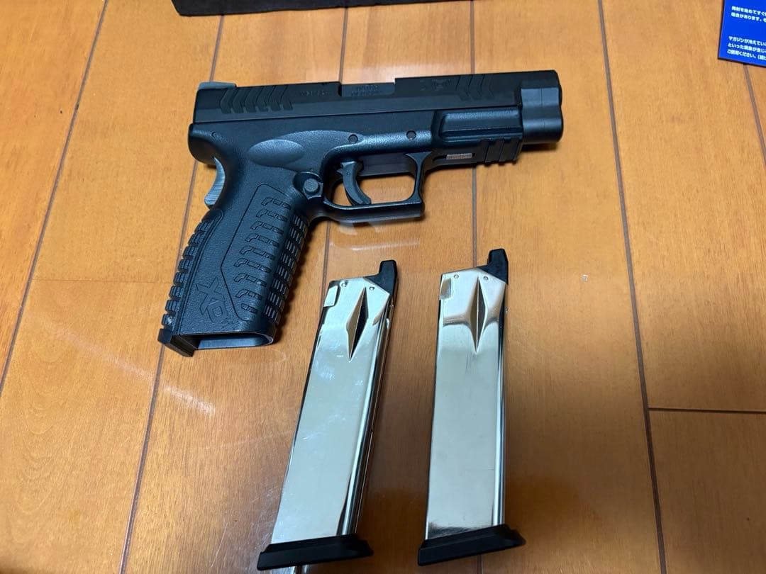 XDM40ガスガン マガジン2本付き