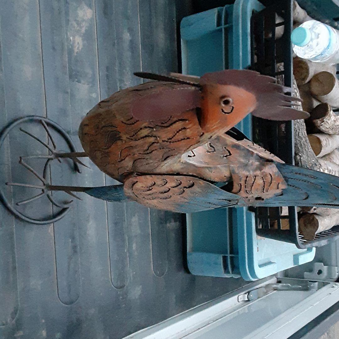 鶏のオブジェ