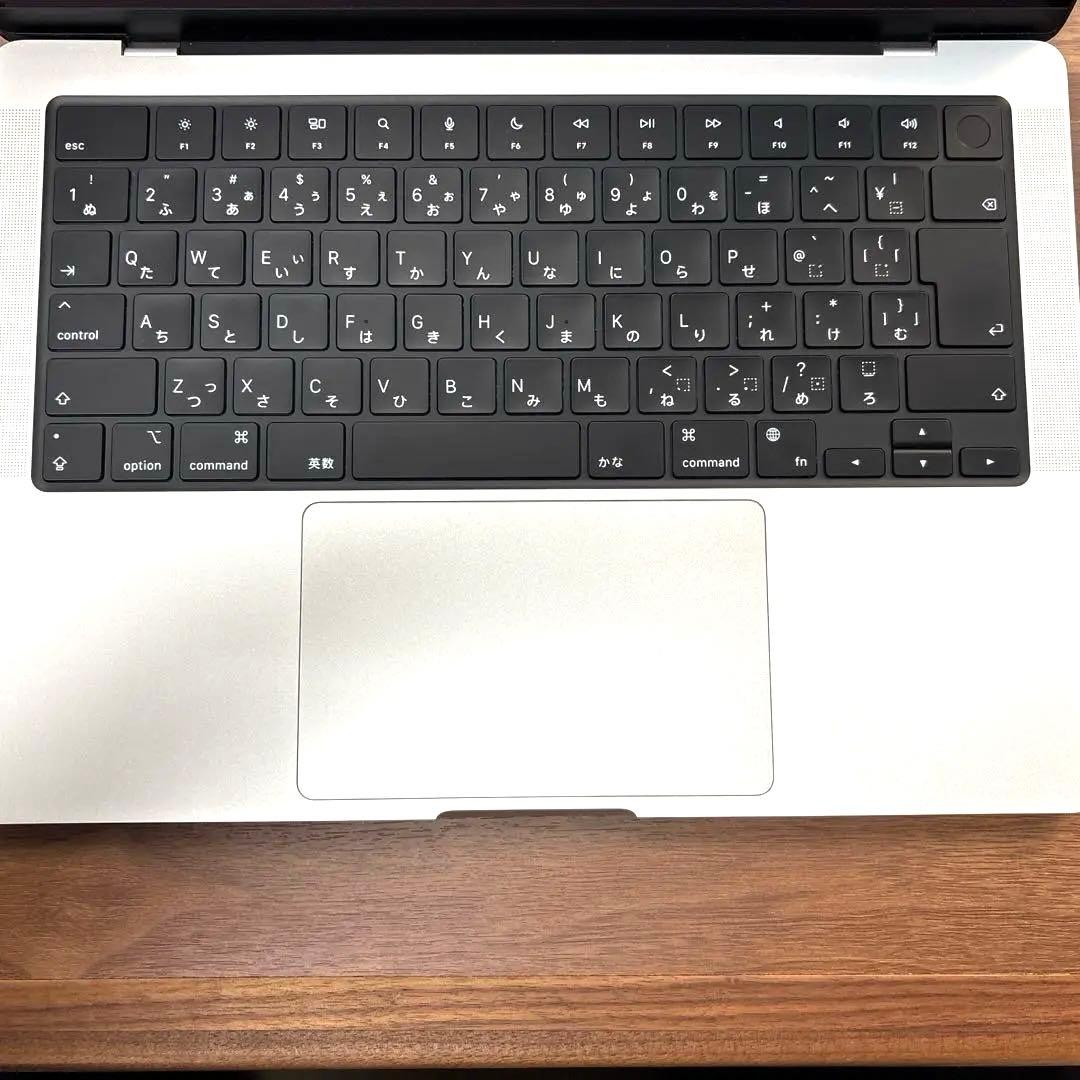 超美品 MacBook Pro 14インチ M4 16GB 512GB