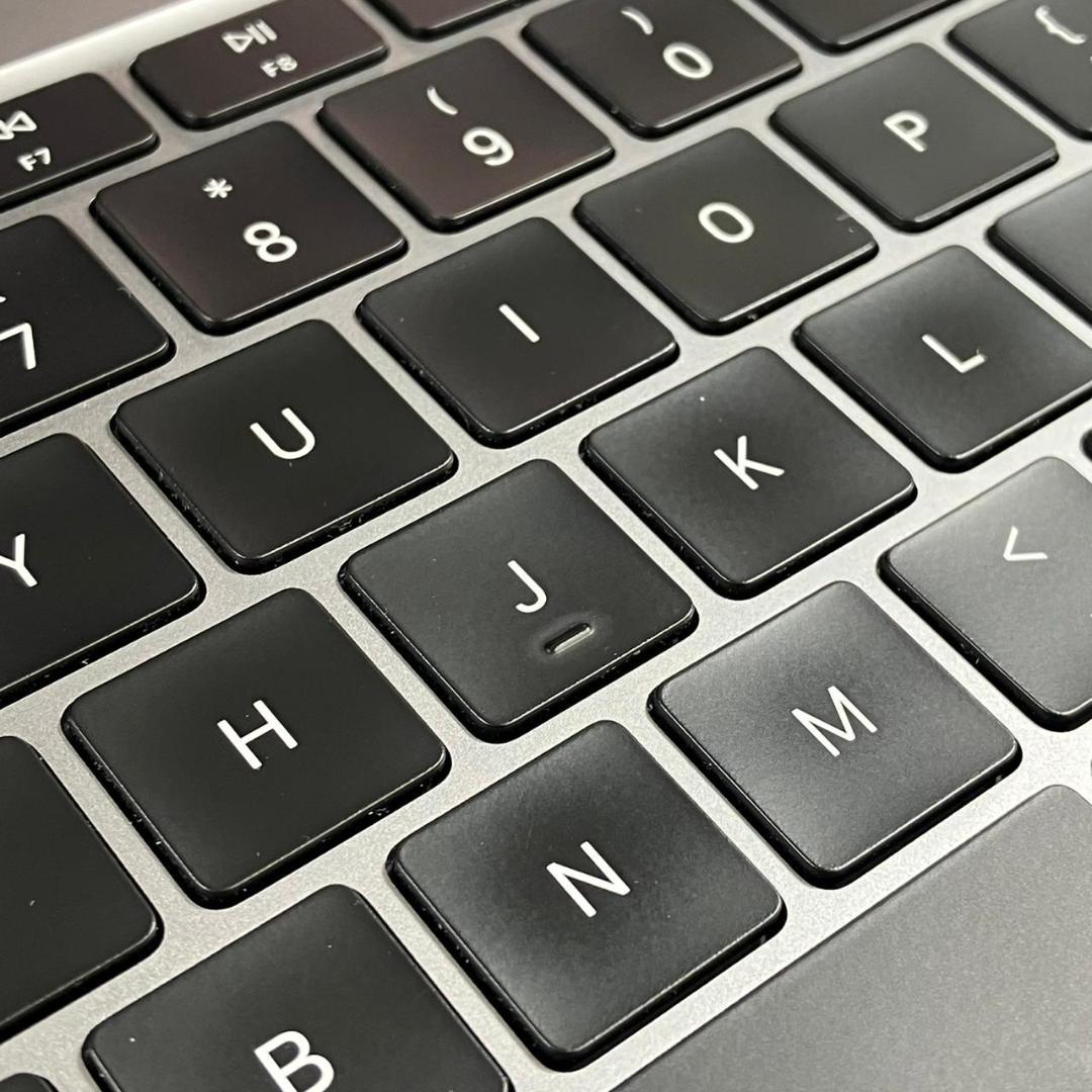 【良品】MacBook Air 13インチ 2020 M1 16GB 1TB